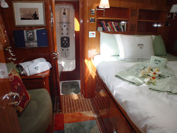 BEST REVENGE 5 Yacht Charter - Queen Cabin #2