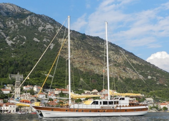 Yacht AKANA
