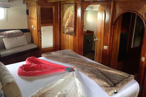 LADY ELIZABETH Guest Double Cabin Starboard Aft LADY ELIZABETH Guest Double Cabin Starboard Aft