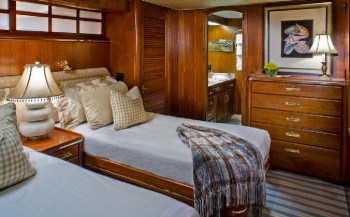SYRENE Twin Guest cabin can convert to Queen SYRENE Twin Guest cabin can convert to Queen