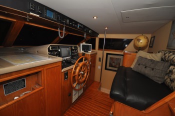 GOLDEN GIRL Pilothouse GOLDEN GIRL Pilothouse