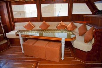 Yacht MOJO 3