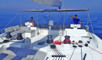 AMAZING Upper Flybridge Lounge & Helm AMAZING Upper Flybridge Lounge & Helm