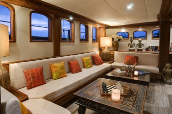 Yacht MUTIARA LAUT 2