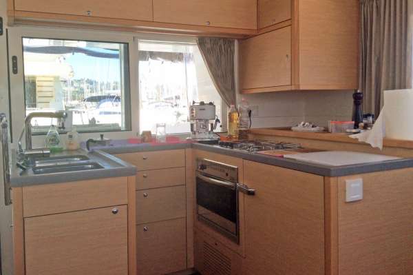 DELICIA Spacious Galley DELICIA Spacious Galley