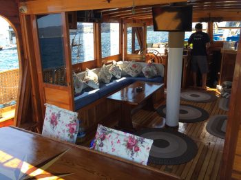 Yacht AMRA 3