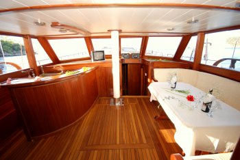 Yacht BE HAPPY 2