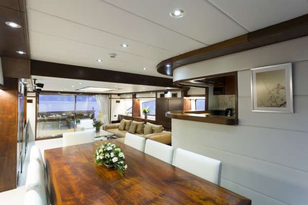 Yacht MIA KAI 2