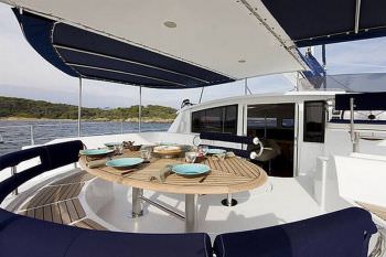 Yacht NIRVANA CAT 3