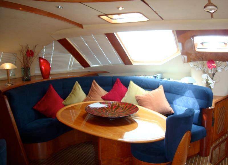 BEST REVENGE 5 Yacht Charter - Salon Dining Area