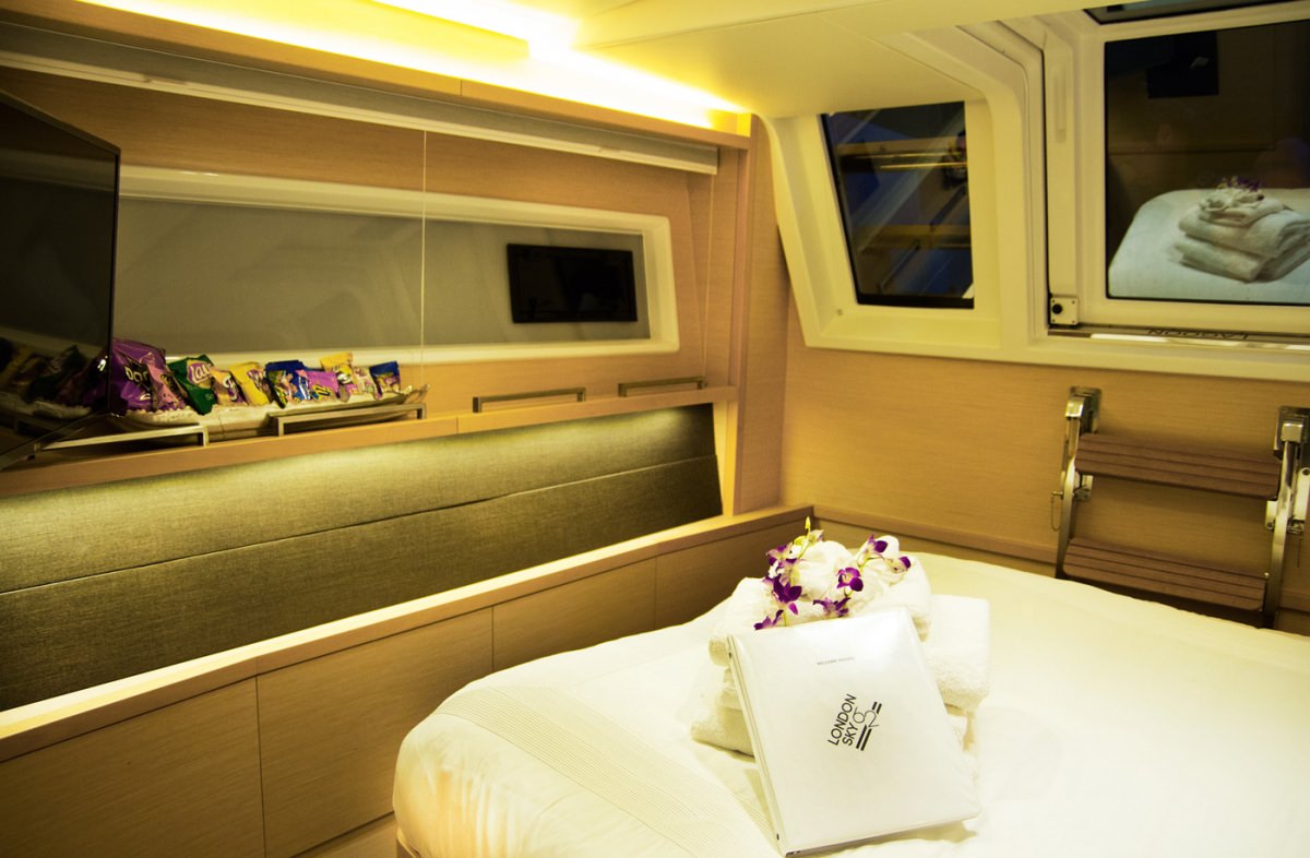 LONDON SKY Yacht Charter - Queen guest cabin #3