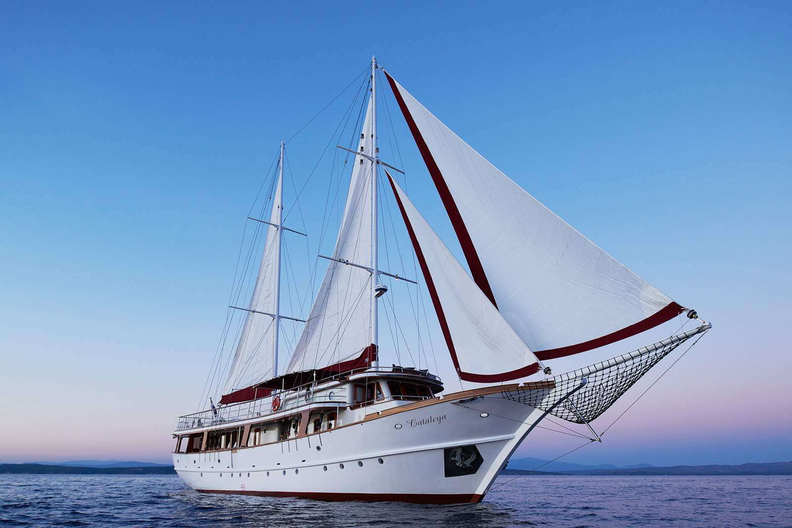 Cataleya Superyacht Charter
