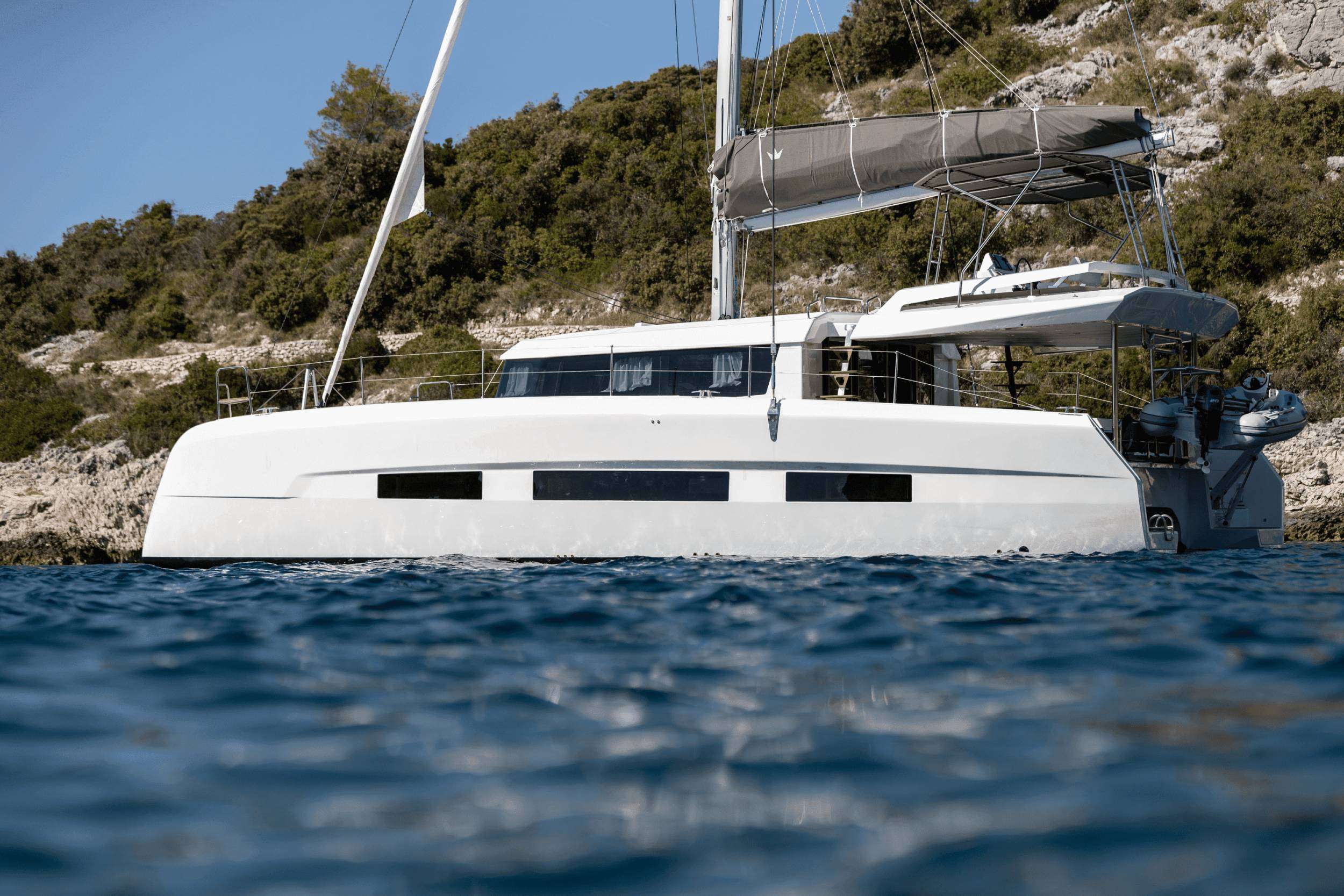 Sualzo Superyacht Charter