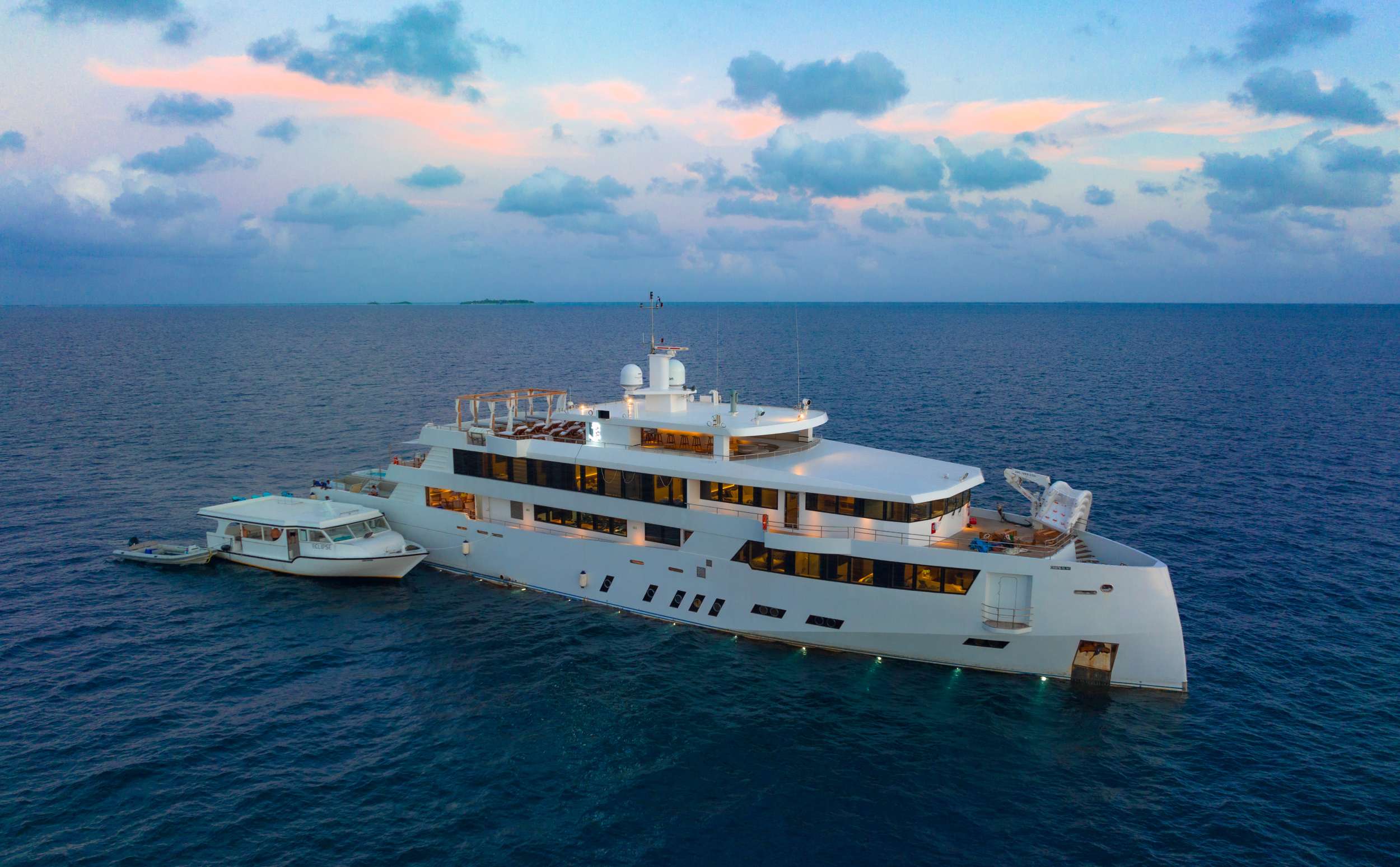 White Pearl Superyacht Charter