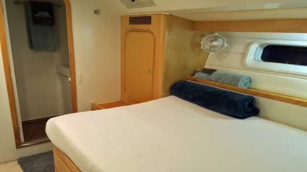 Forward Starboard Guest Cabin
