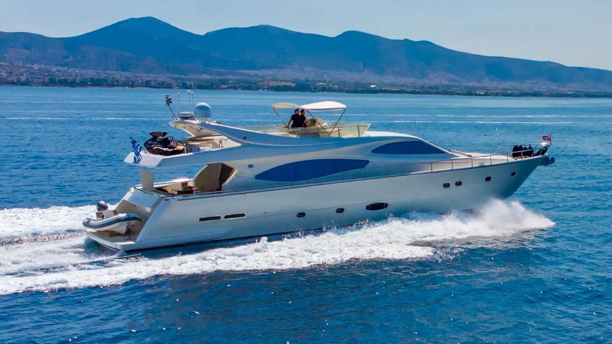 SOFIA D, un Motor Yacht de 78 pies, disponible para charter de lujo con tripulación