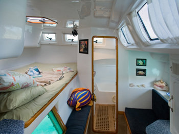 BREANKER Yacht Charter - En-Suite Guest Queen