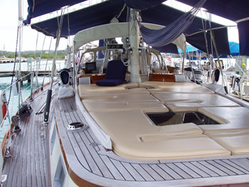 MELINKA Yacht Charter - Decks