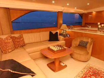 PRIORITY Yacht Charter - Main Salon