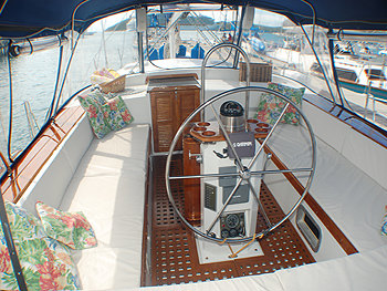 DRUMBEAT 1 Yacht Charter - Cockpit