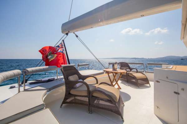 Sun loungers on the flybridge