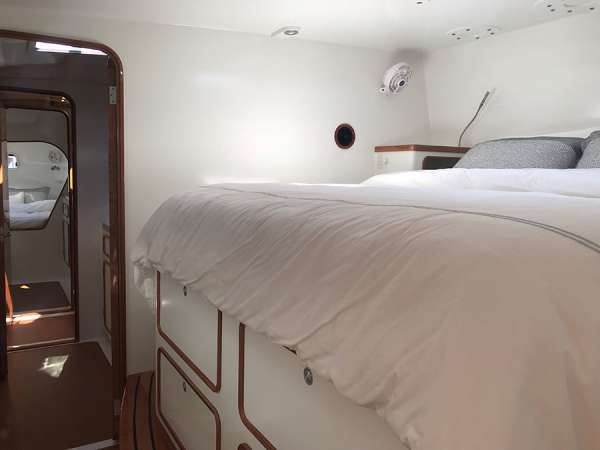 Forward queen guest suite