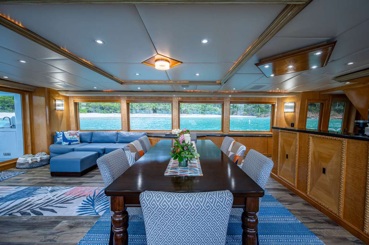 Salon looking aft