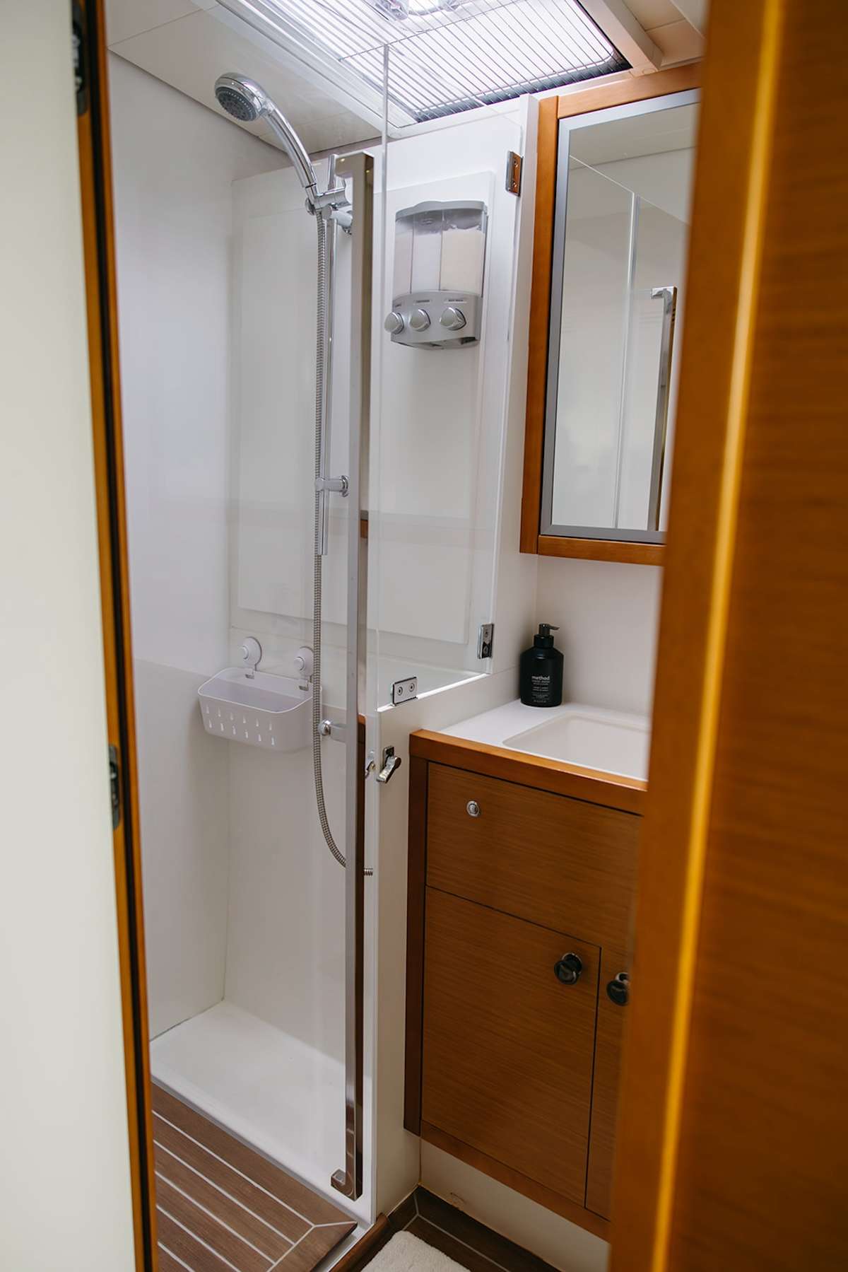 Guest cabin (midship)