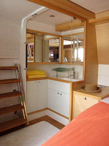 COPPER PENNY Yacht Charter - Master suite area