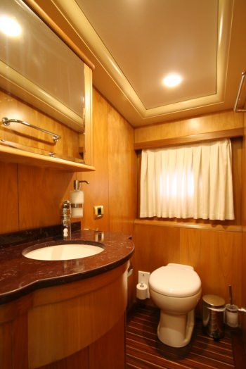 CABIN BATHROOM