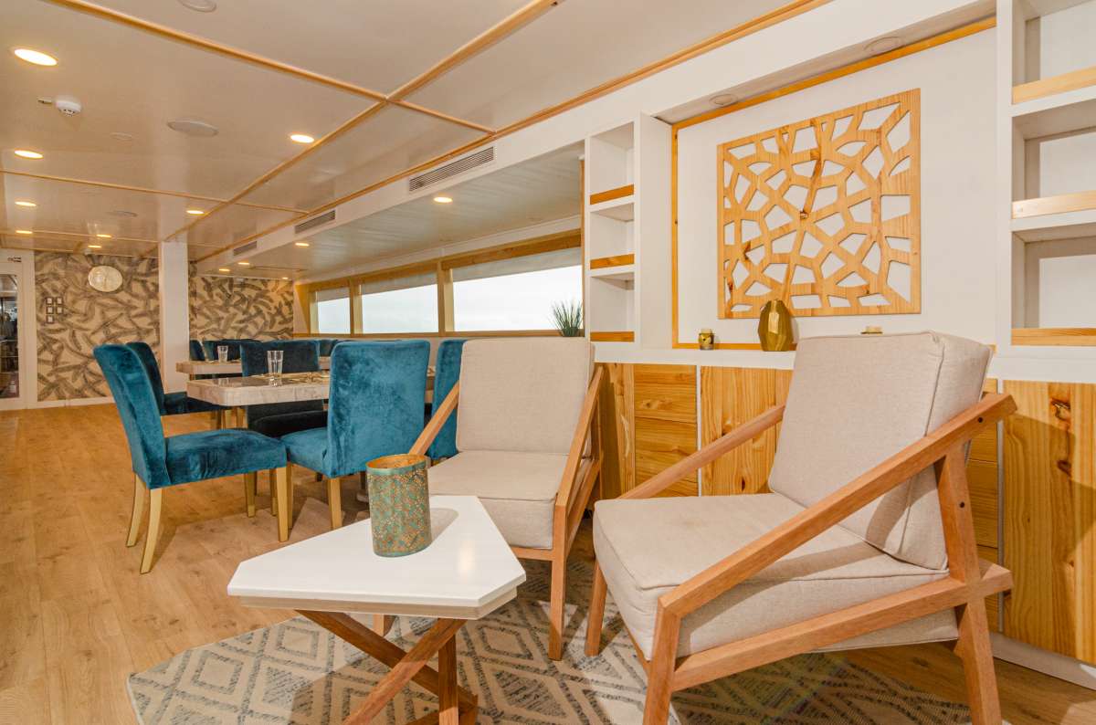 Galapagos Sea Star Yacht