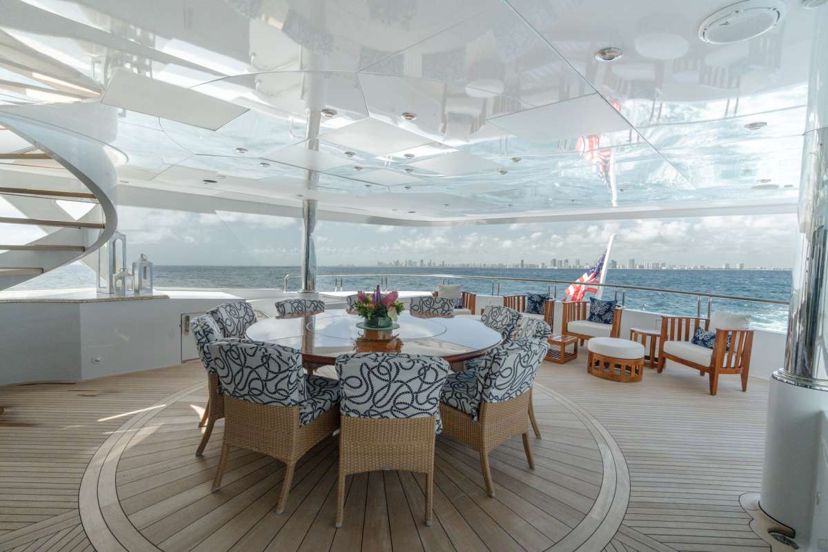 Sundeck Dining deck