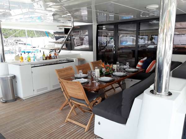 aft deck with wet bar