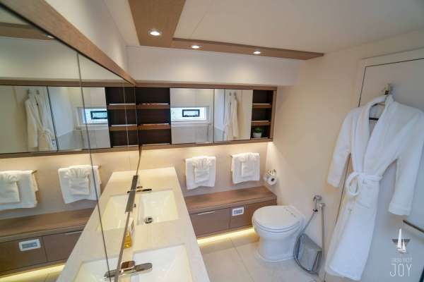 Master Cabin Bathroom