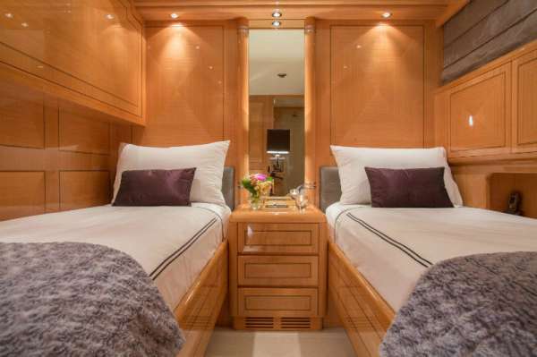 Yacht Pic 9