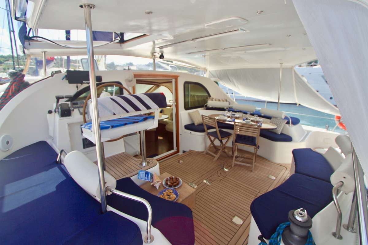 Aft Deck Dining with sun shades