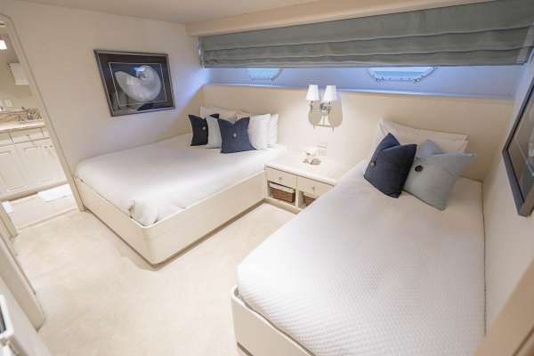 Twin guest stateroom