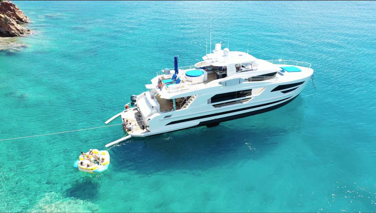 St Bart's & St Martin all you need to know for your luxury yacht charter