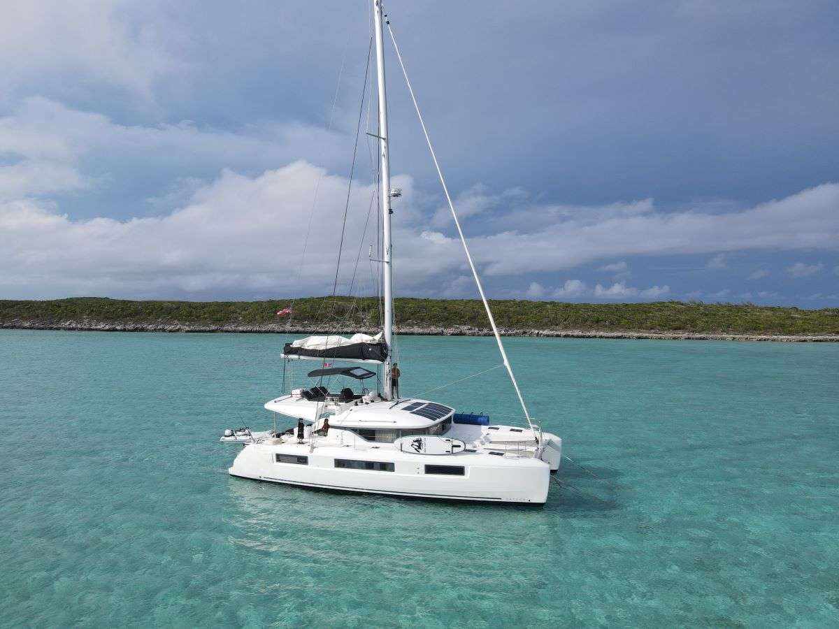 There are plenty of ways to relax on the deck of Esperanza II. In the protected aft cockpit, in the front cockpit seating area, on the foredeck or in the spacious lounge area on the flybridge.
It has a large and open cockpit with perfect all-round visibility. The flybridge can be easily accessed from two sides - beautiful area to watch the gorgeous sunsets.
The salon is on 2 levels with an expansive seating area that provides beautiful panoramic views. The interior is comfortably designed with 4 spacious queen guest cabins each with an ensuite bathroom and walk around beds. The aft cabins are flooded with light, ensured by the large portholes and the beautiful panoramic windows.