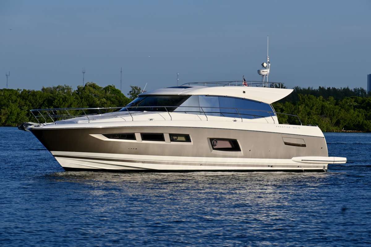 60 foot yacht charter