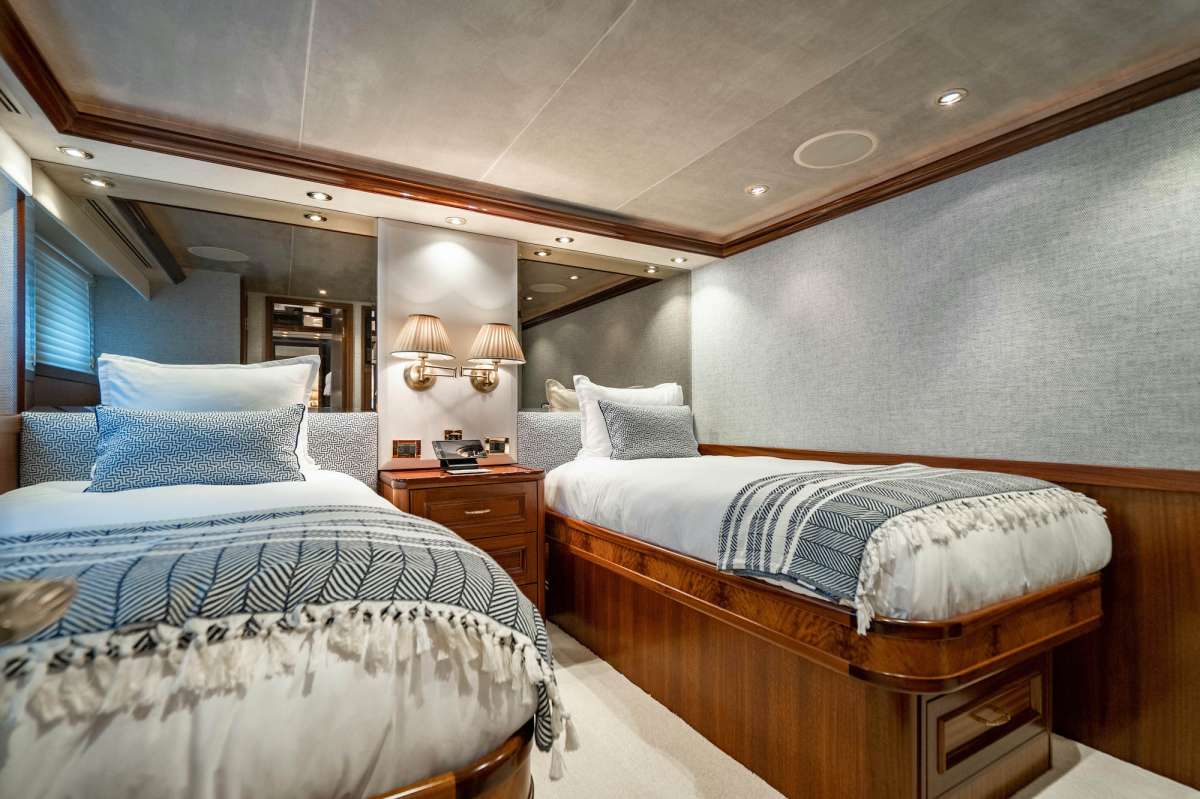 NOW OR NEVER Yacht Charter - Guest Twin Stateroom