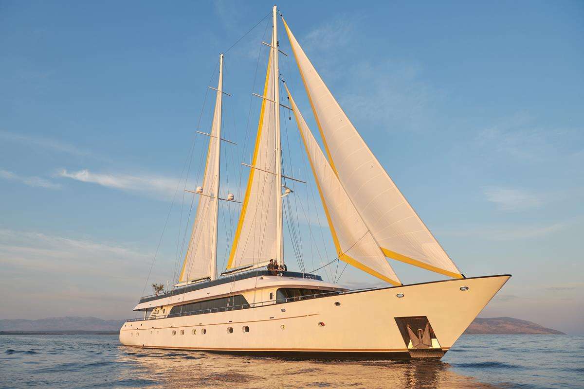 Yacht Charter Anima Maris | Ritzy Charters