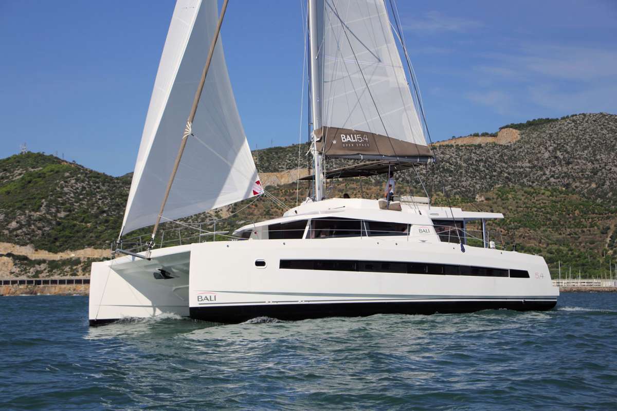 Yacht DREAM BALI 5.4