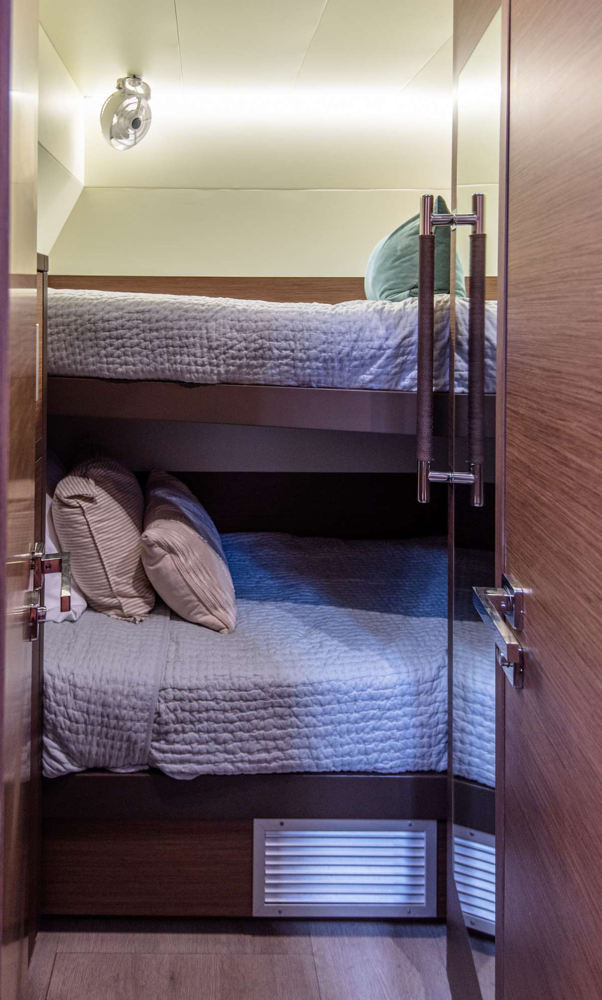 Midship Bunk Cabin 