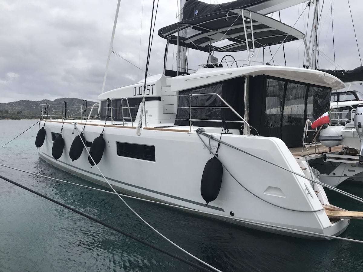 Yacht Charter Dugongo II | Ritzy Charters