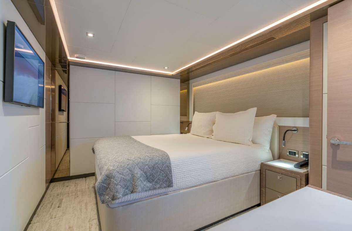 Yacht Pic 13
