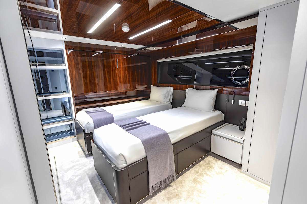 Yacht Pic 9