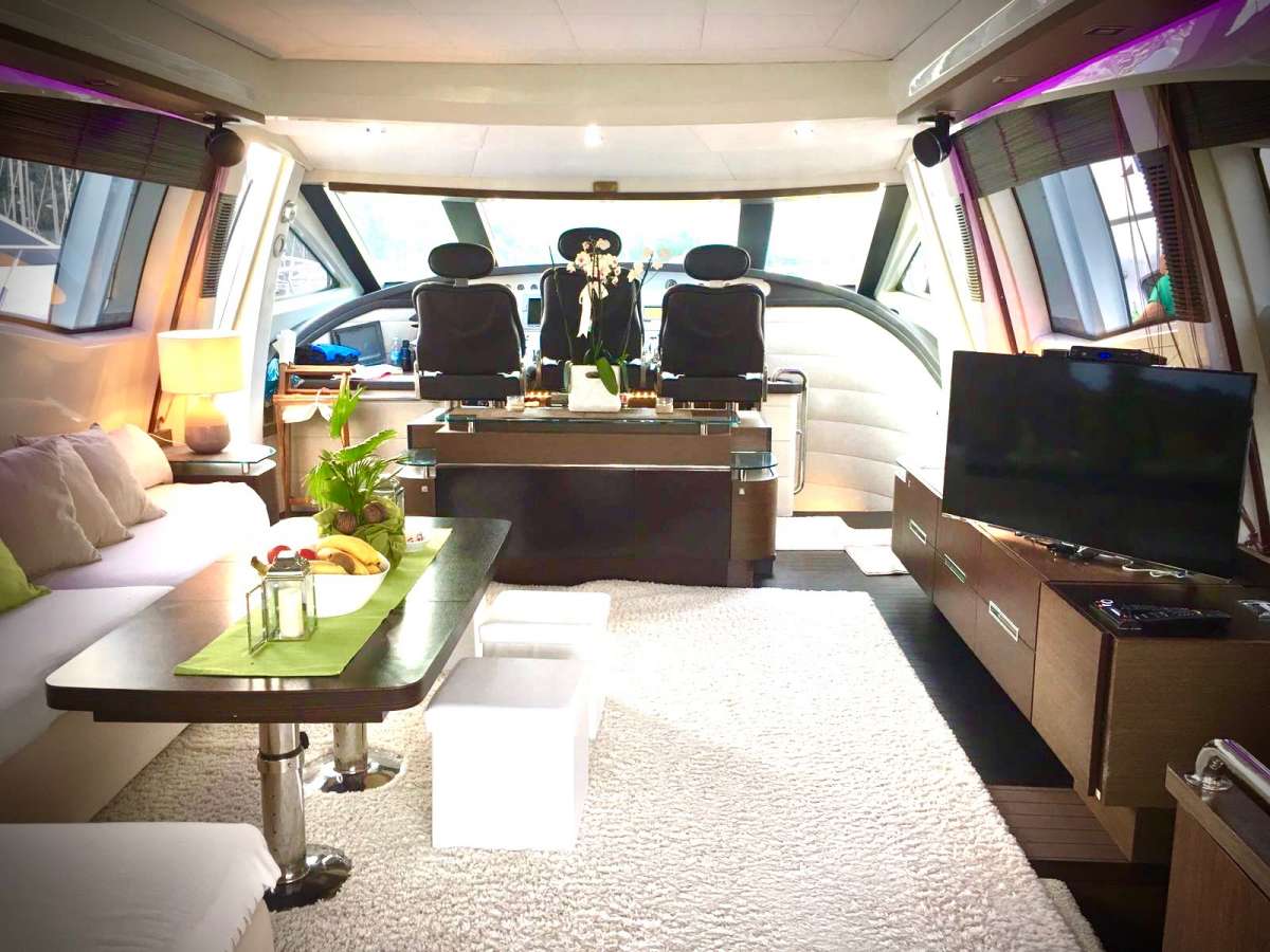 Yacht Pic 4