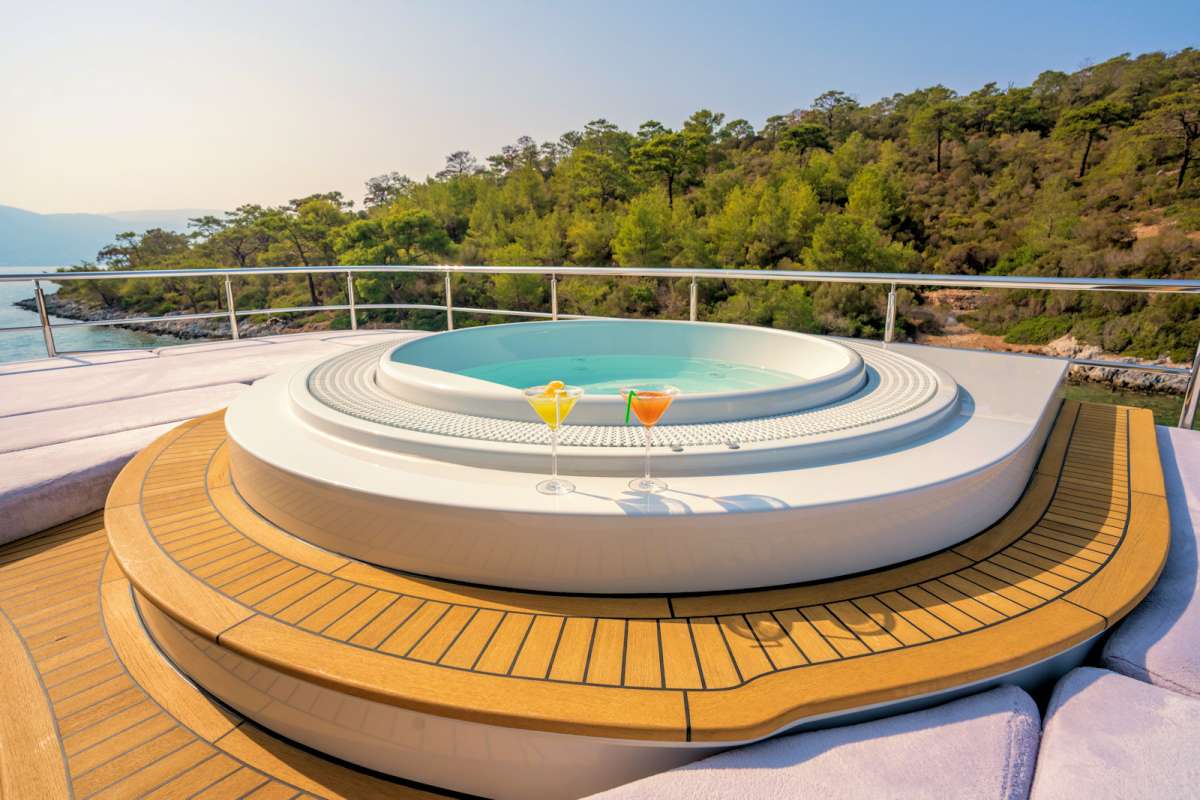 Yacht Pic 16
