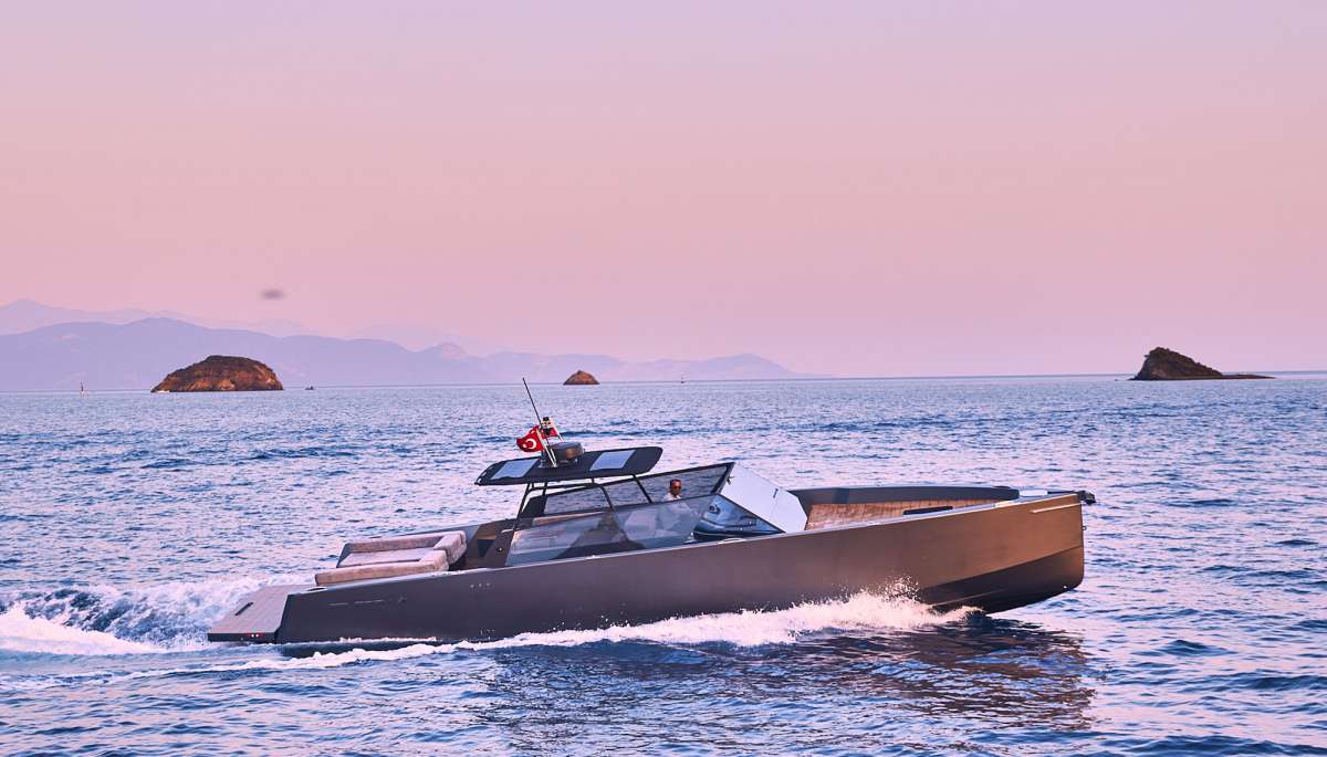 Yacht Pic 19